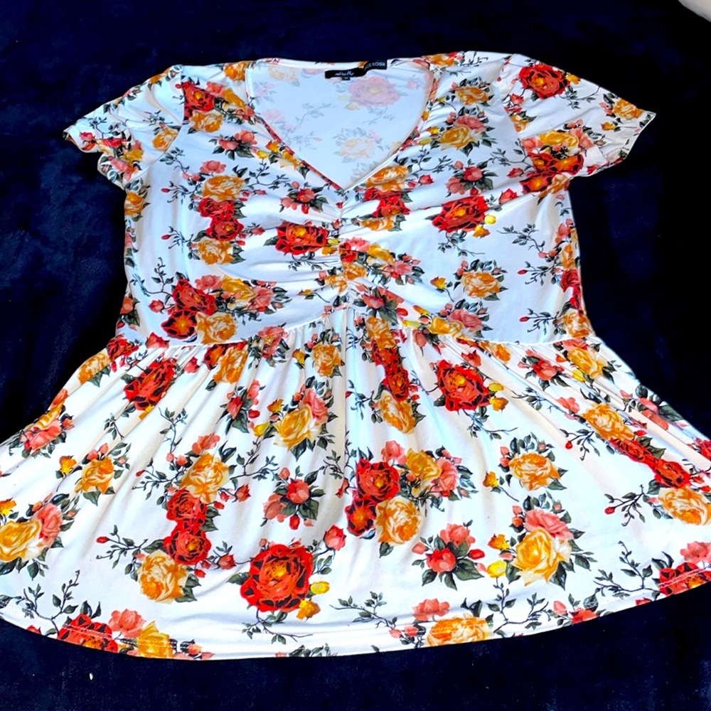 Minette ruched flower top